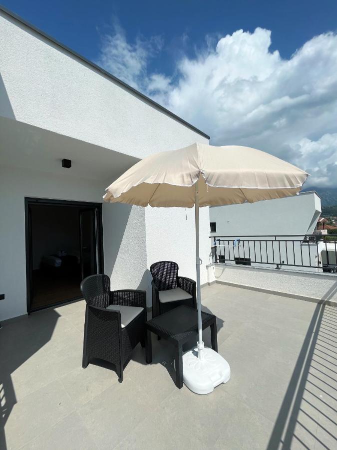 Lana Apartmani Bar Kültér fotó