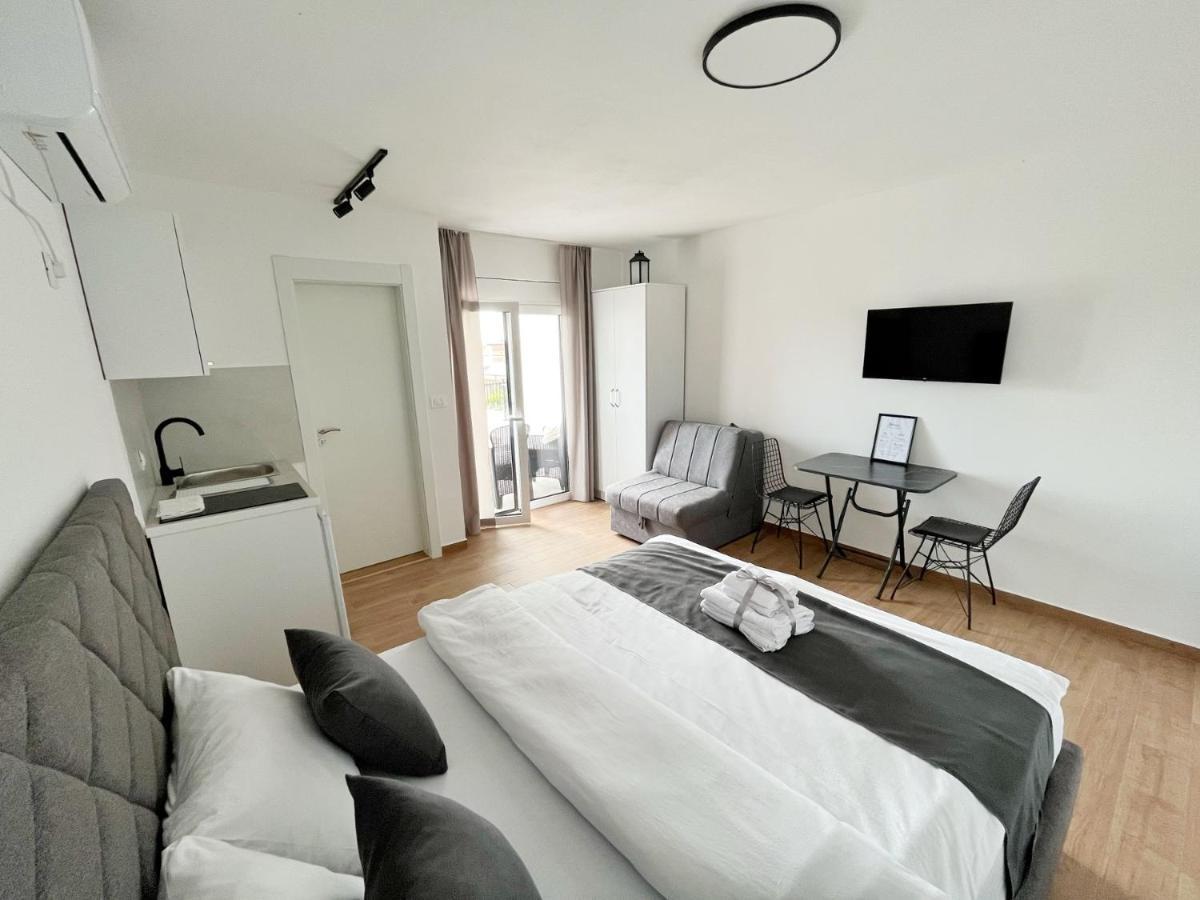 Lana Apartmani Bar Kültér fotó