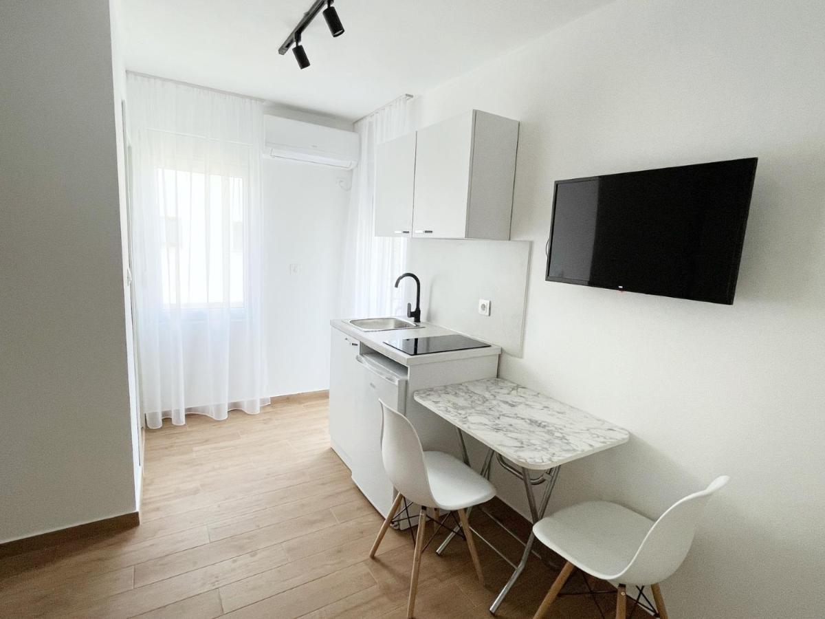 Lana Apartmani Bar Kültér fotó