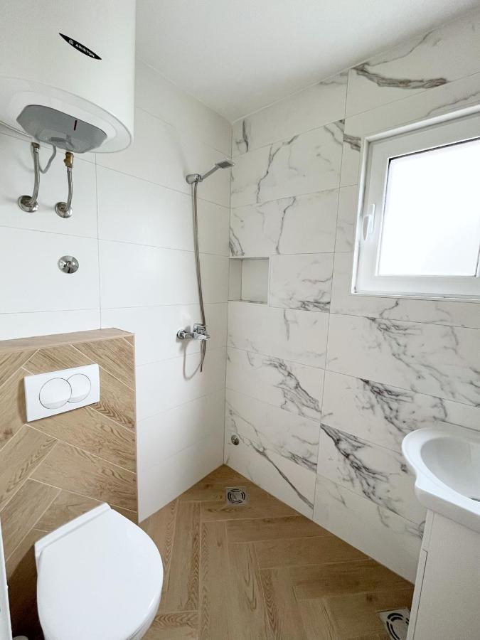 Lana Apartmani Bar Kültér fotó